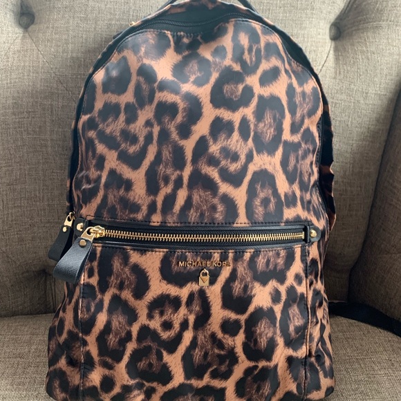 michael kors kelsey backpack leopard